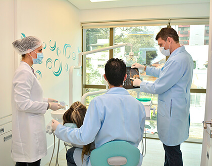 Cirurgia Bucomaxilofacial - S� Caye Odontologia